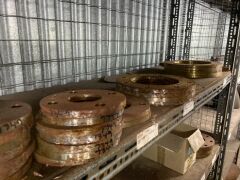 Quantity of assorted flanges - 2