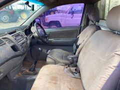 Unreserved-2006 Toyota Hilux 4x2 Ute - 4