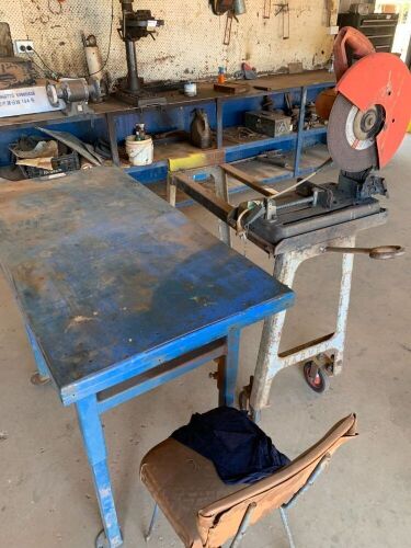 Unreserved-2 mobile workbenches