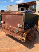 Unreserved-Box trailer with irrigation parts - 3