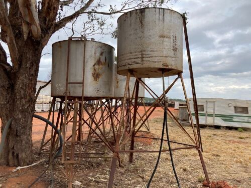 Unreserved-Quantity of 2 x Diesel Fuel Tanks