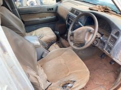 Unreserved-2000 Nissan Patrol ST Utility - 14