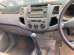 Unreserved-2006 Toyota Hilux 4x2 Ute - 16