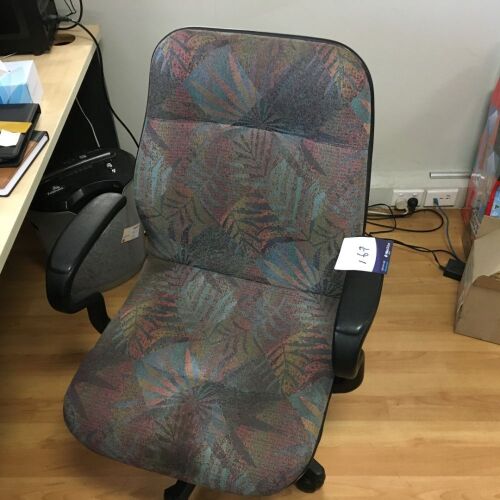 Client arm chair