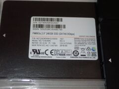 Quantity of 8 x Samsung SSD - 5